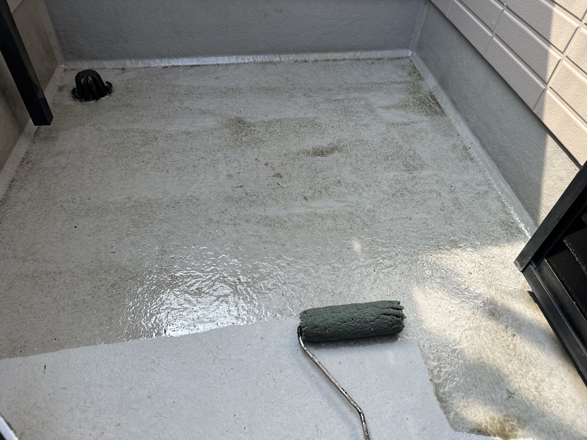 野田市で外壁塗装と一緒に行うベランダ防水の塗り替え｜雨漏り対策でお客様に喜ばれました