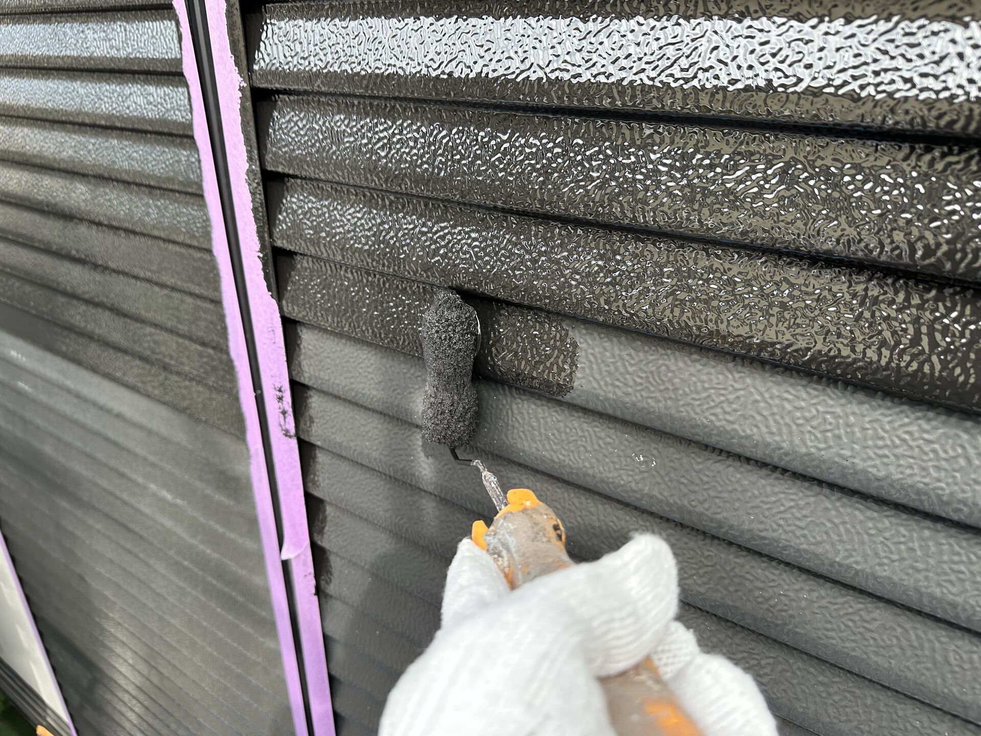 野田市で外壁塗装と一緒に行う雨戸の塗り替え｜見た目も耐久性もアップ【優建装】